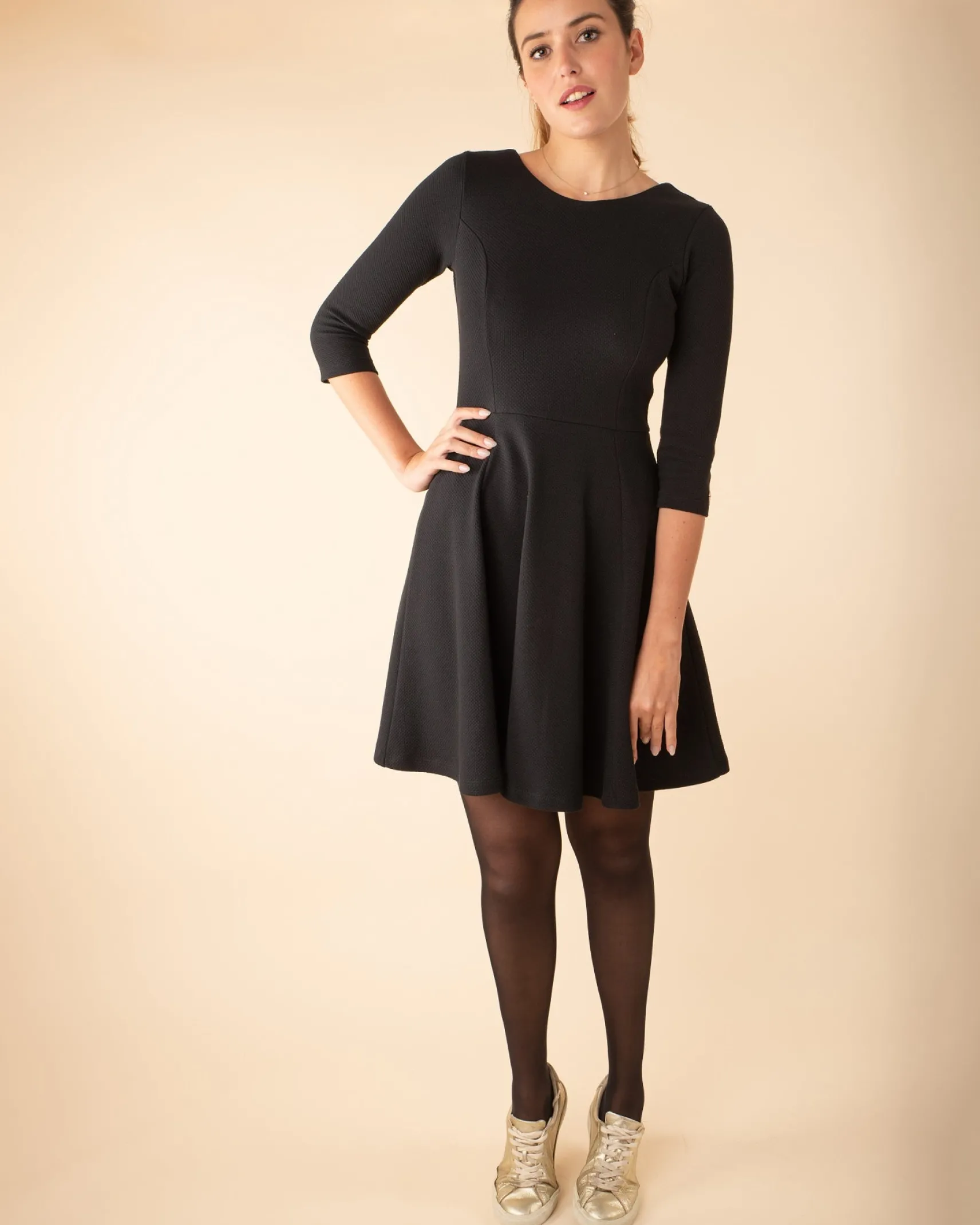 biobaumwolle_schwarzes_kl_3.webp Bio-Baumwolle Schwarzes Kleid Emma