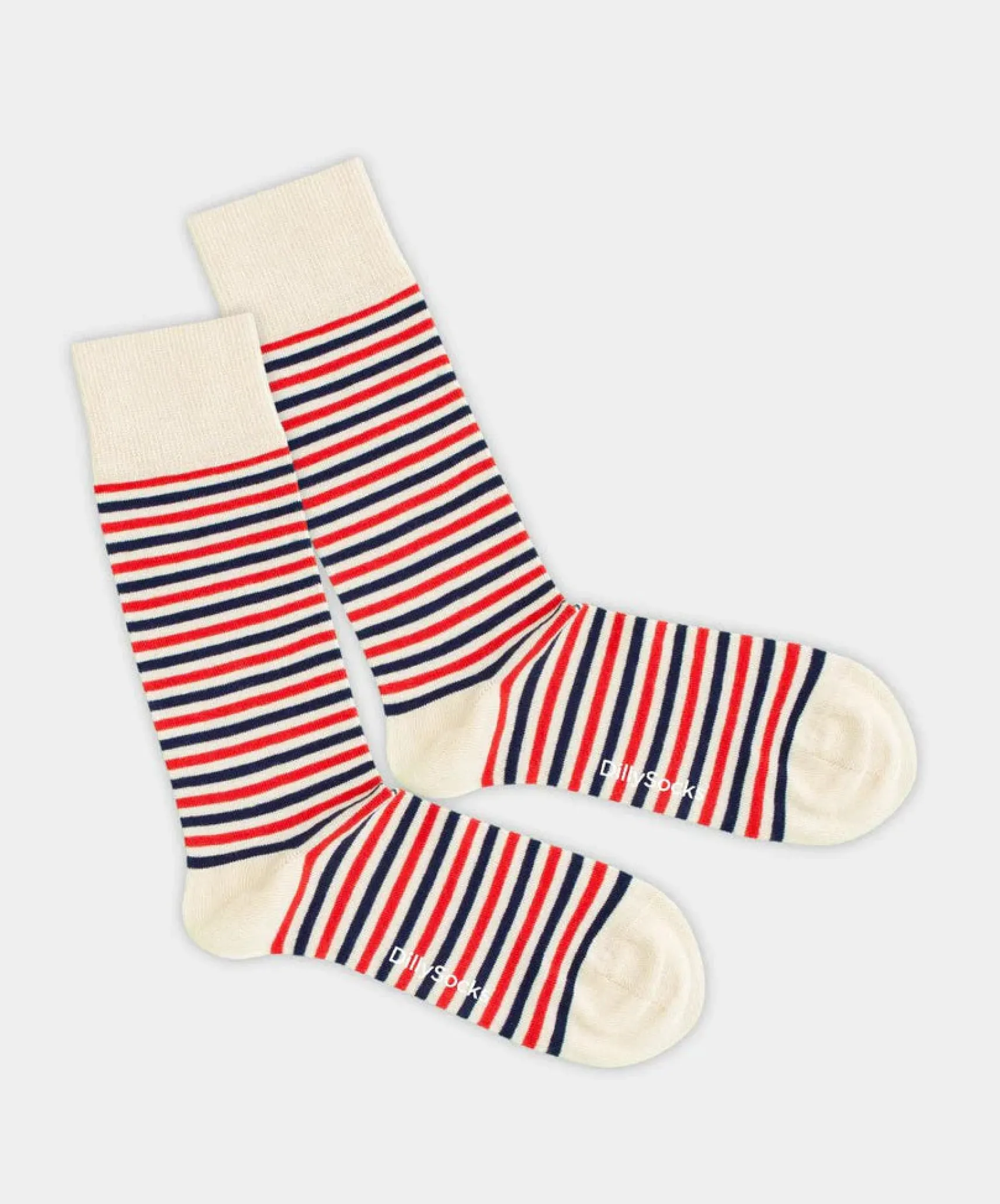 black_forest_cake_gestrei_1.webp Black Forest Cake Gestreift Socken aus Bio-Baumwolle