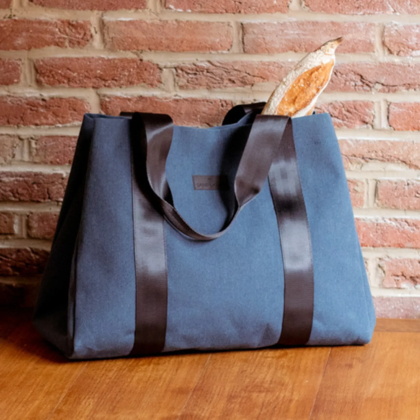 blaue_einkaufstasche_0.webp Blaue Einkaufstasche