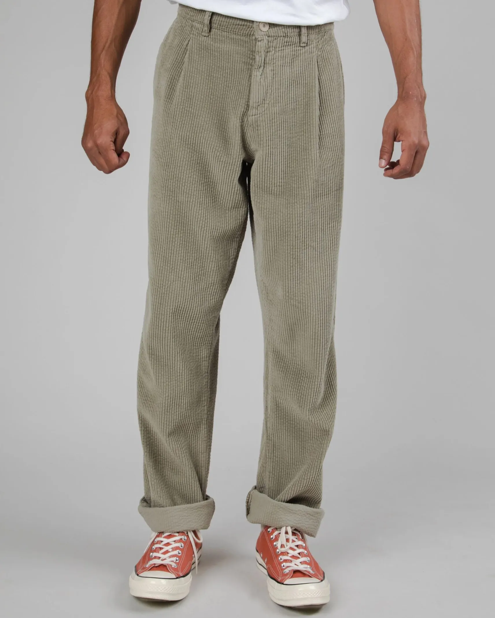 cordchinohose_grn_1.webp Cord-Chinohose Grün