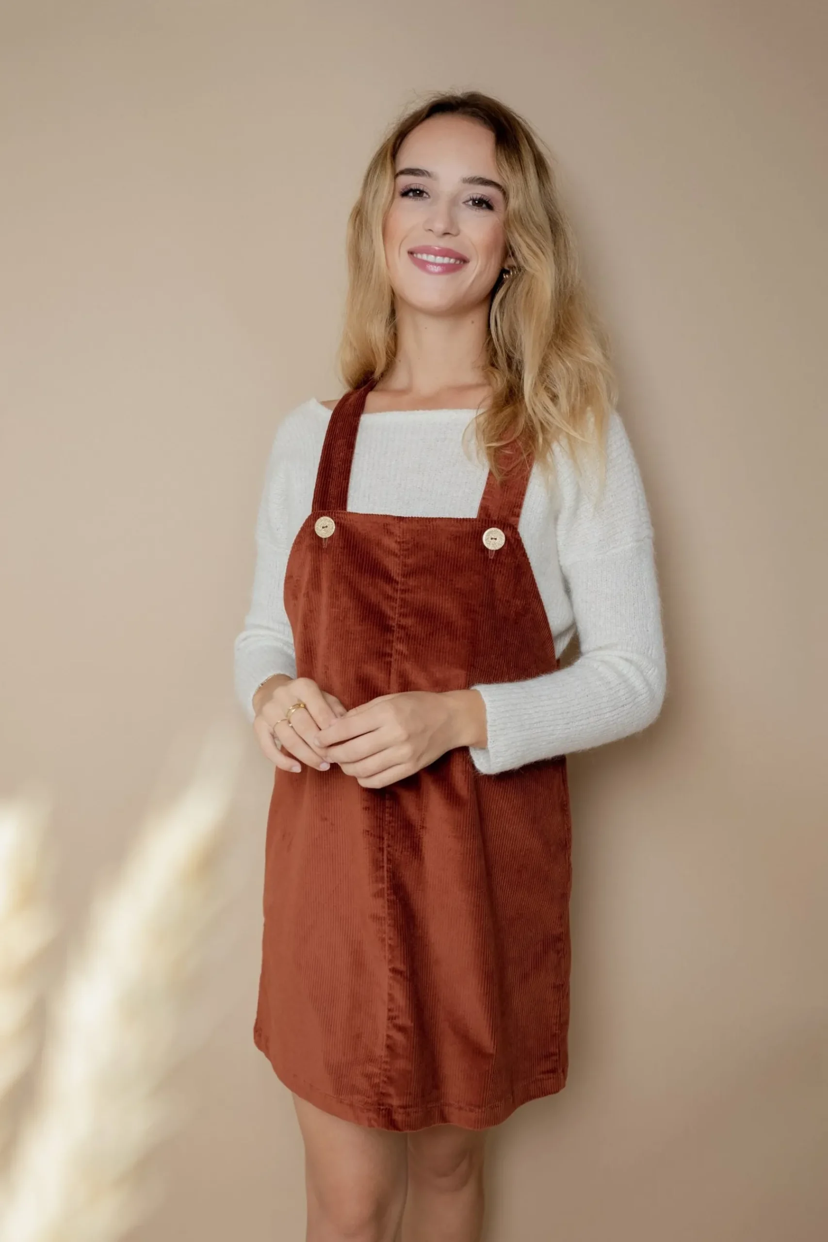 cordsamtkleid_scarlett_si_1.webp Cordsamtkleid Scarlett Sienna