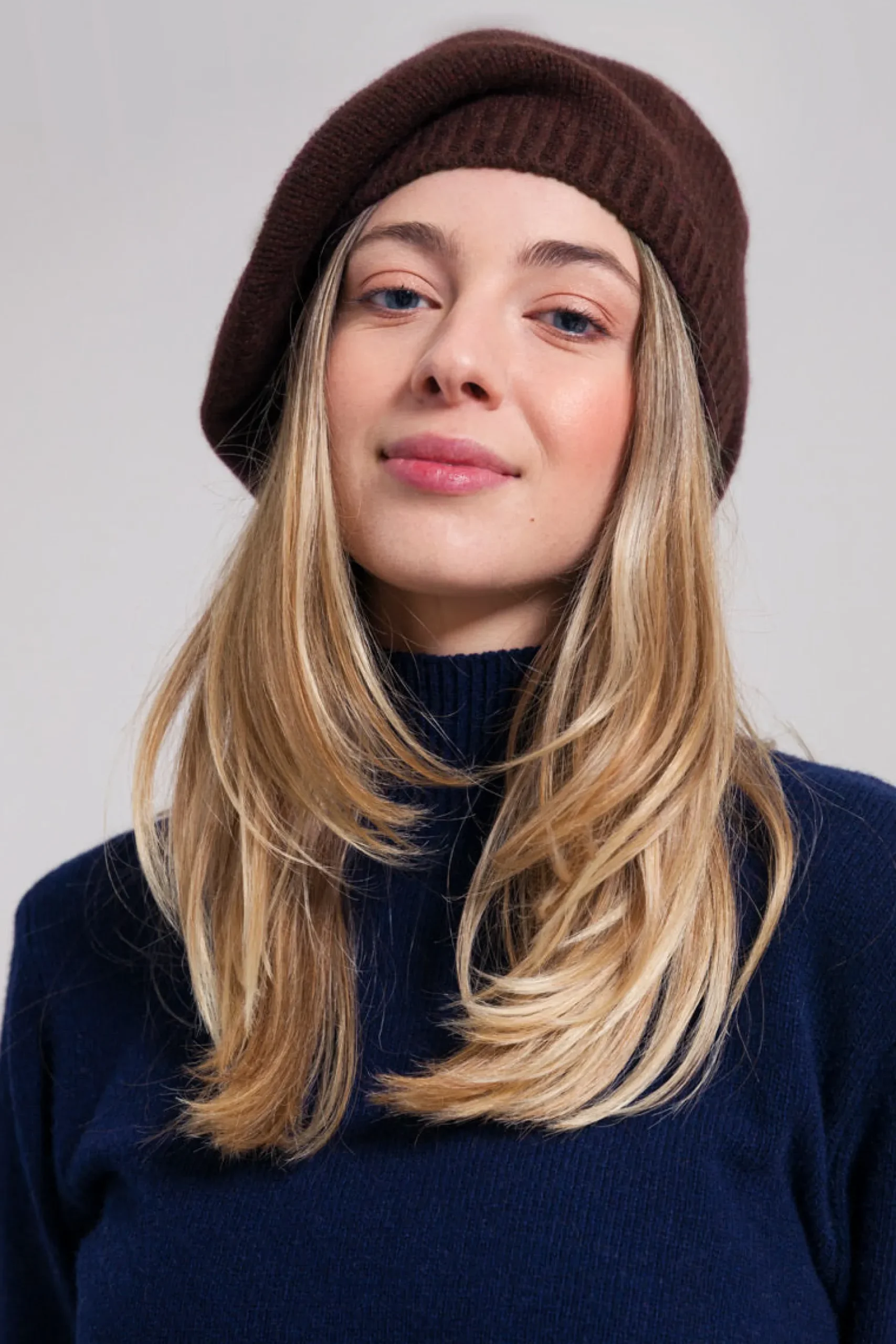 damen_beret_aus_recycelte_0.webp Damen Beret aus recyceltem Kaschmir Nive Braun