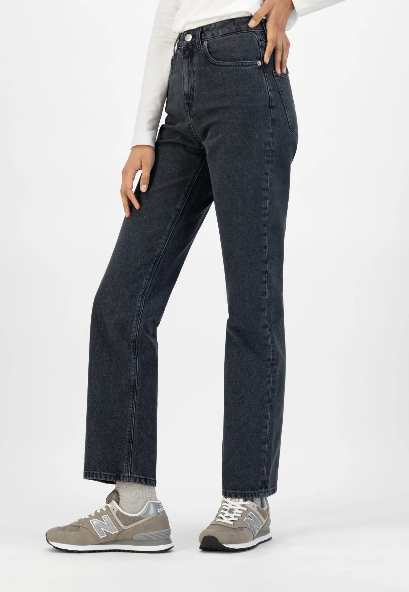 damen_jeans_regular_relax_1.webp Damen Jeans Regular Relax Rose Used Black