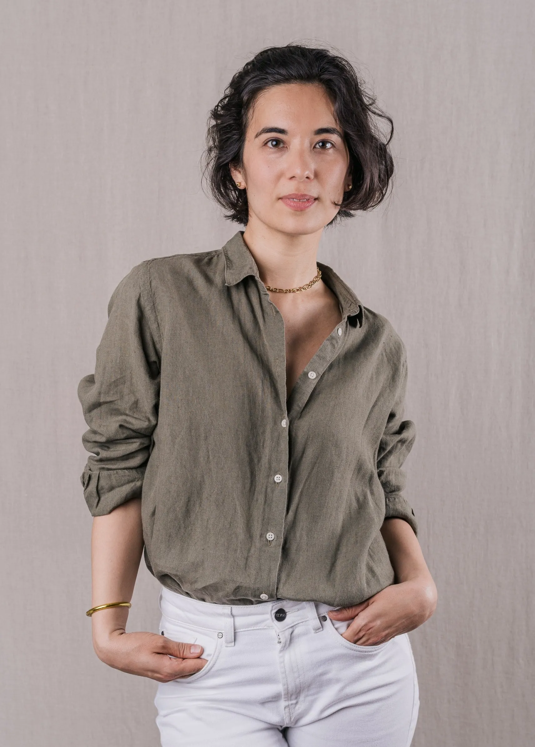 damen_leinenhemd_essentie_0-2.webp Damen Leinen-Hemd Essentielle Khaki