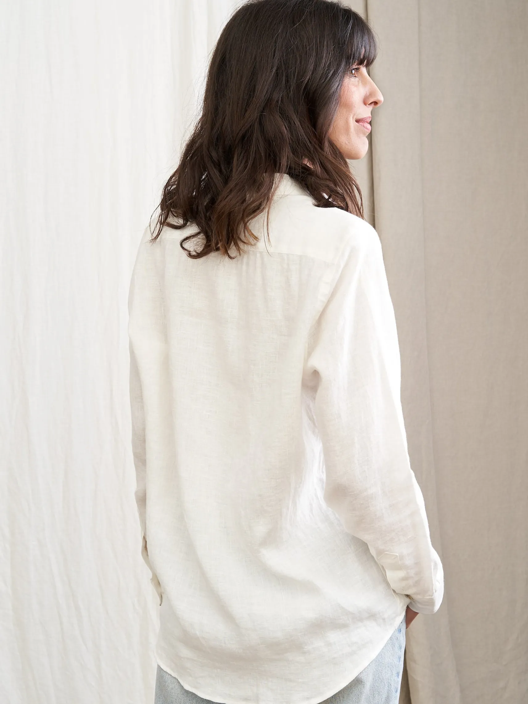 damen_leinenhemd_essentie_2.webp Damen Leinen-Hemd Essentielle weiss