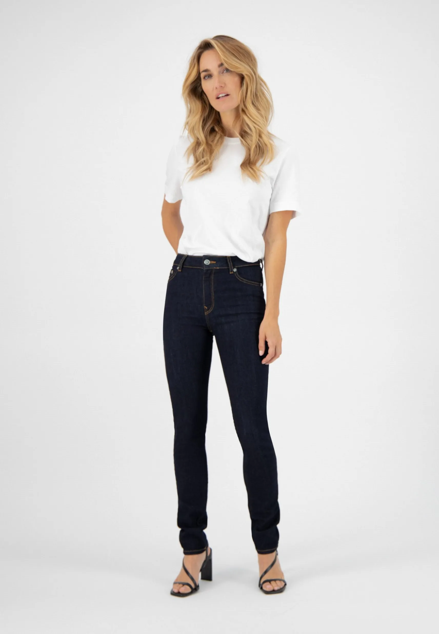 damenjeans_regular_swan_s_0.webp Damenjeans Regular Swan Strong Blue