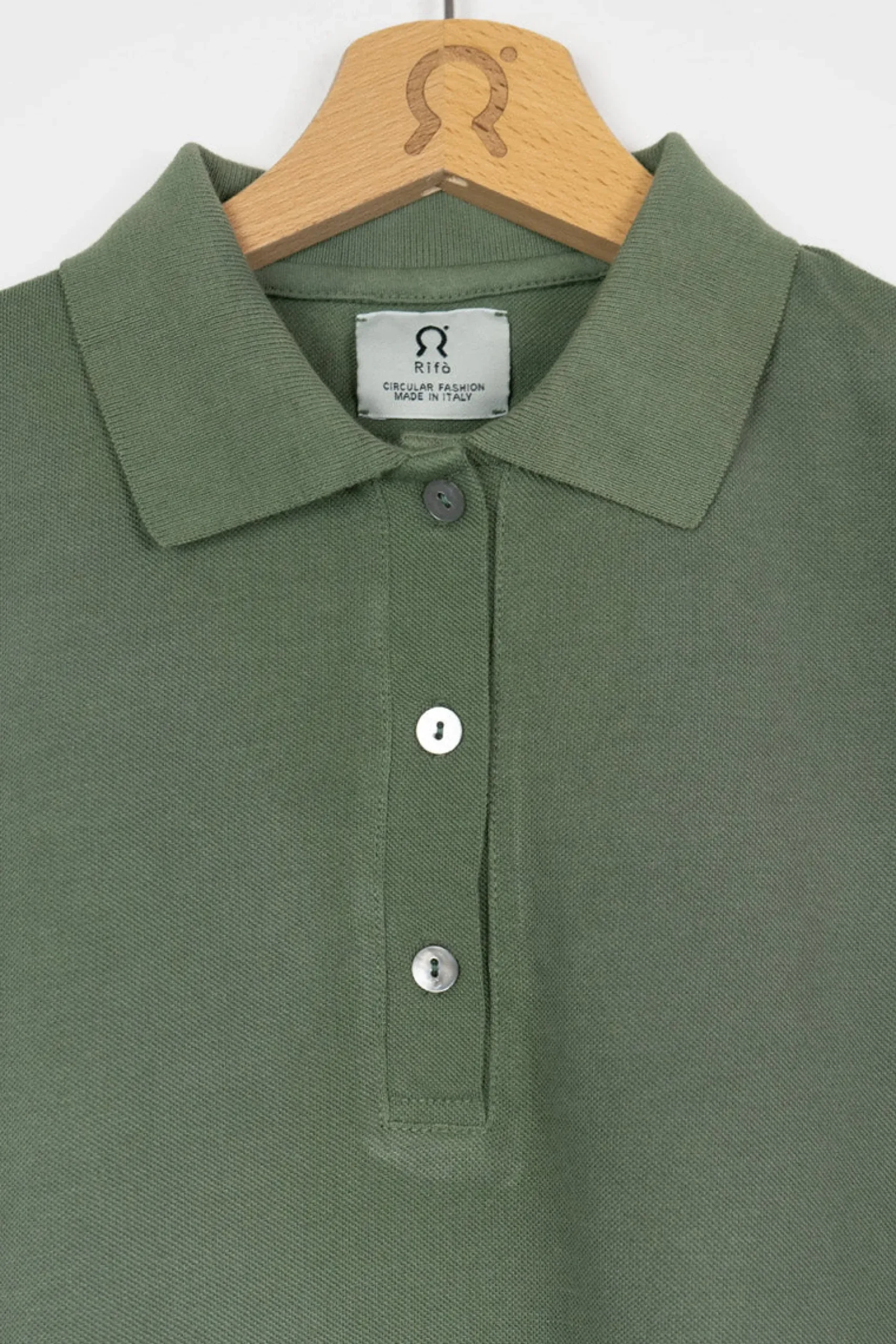 damenpoloshirt_aus_biobau_1.webp Damen-Poloshirt aus Bio-Baumwolle Rita Olivgrün