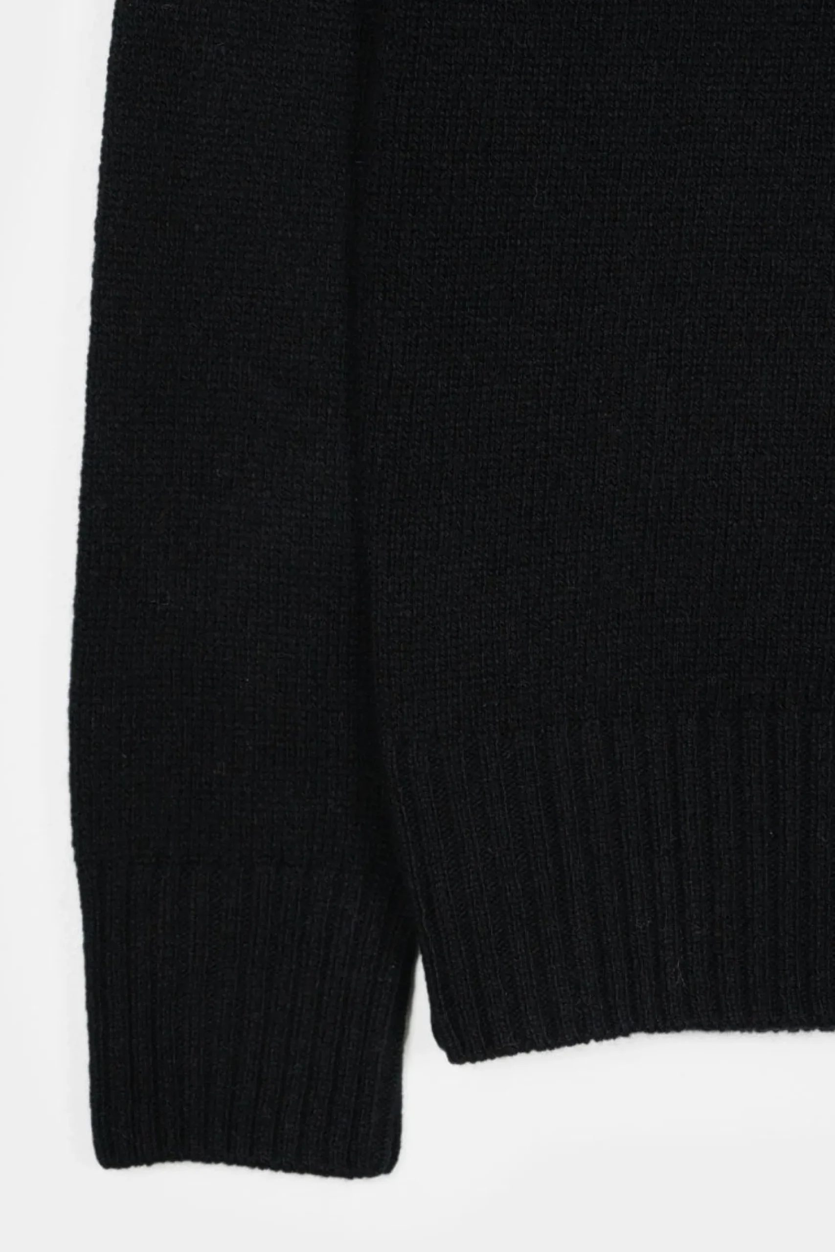 damenpullover_aus_feiner__2.webp Damen-Pullover aus feiner Wolle Laura Schwarz
