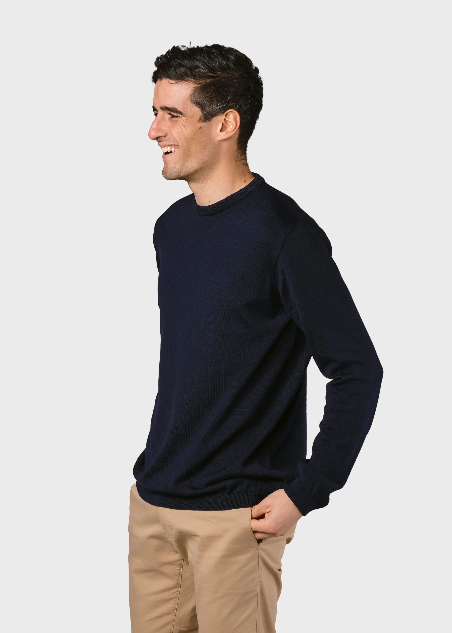 dnner_marineblauer_strick_0.webp Dünner marineblauer Strickpullover aus Merinowolle