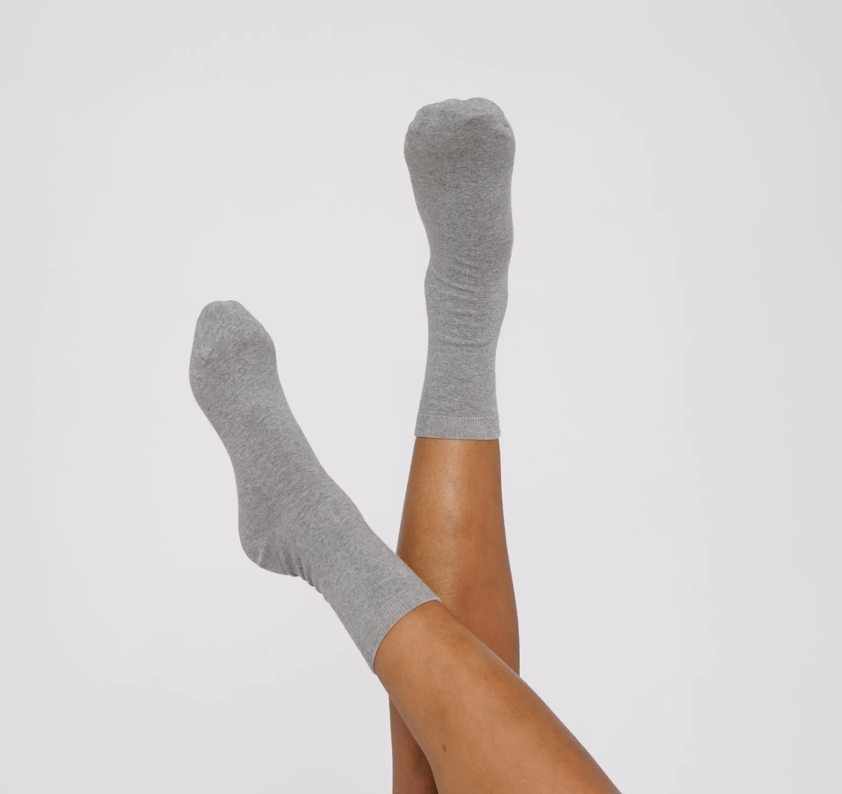 graue_socken_aus_biobaumw_0.webp Graue Socken aus Bio-Baumwolle im Duo-Pack