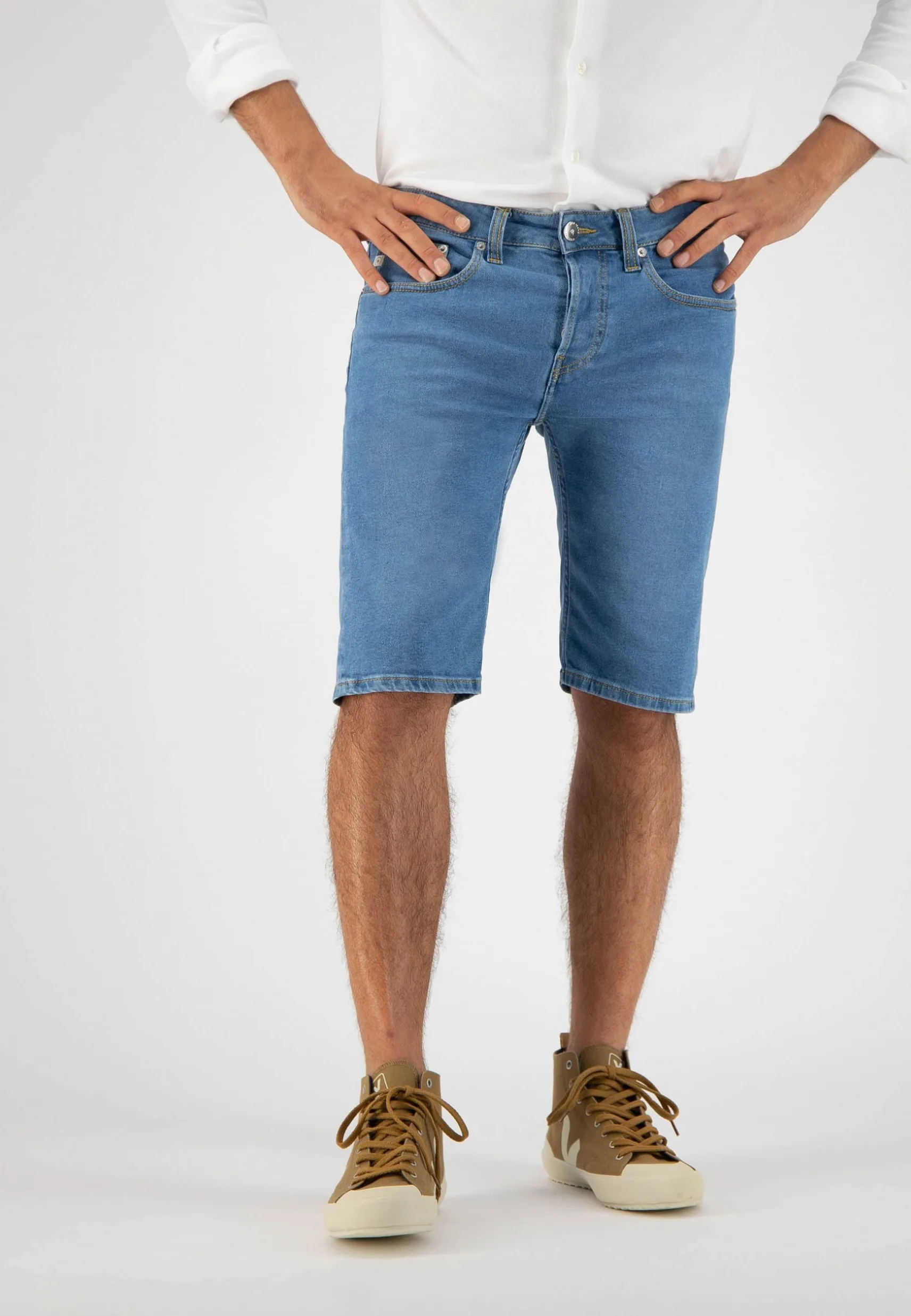 herren_jeansshorts_simon__1.webp Herren Jeans-shorts Simon Pure Blue