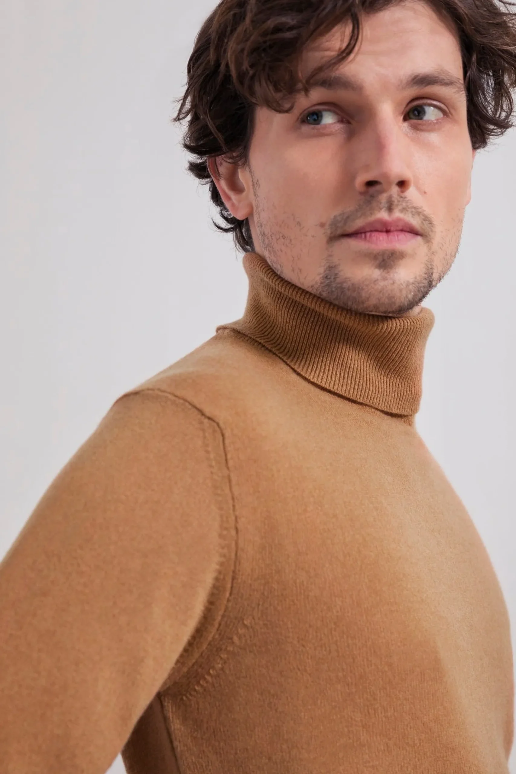 herren_rollkragenpullover_1.webp Herren Rollkragenpullover aus Kaschmir Alberto Beige