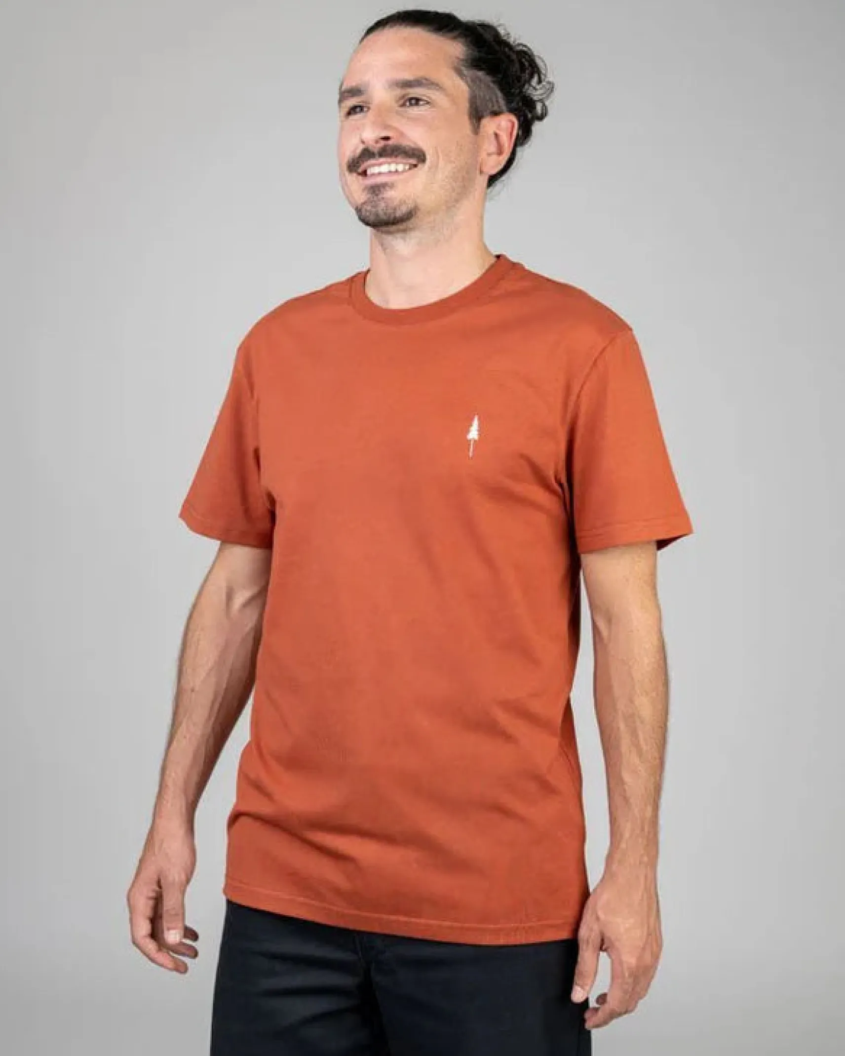 herren_tshirt_aus_biobaum_0-2.webp Herren T-Shirt aus Bio-Baumwolle Treeshirt Brick