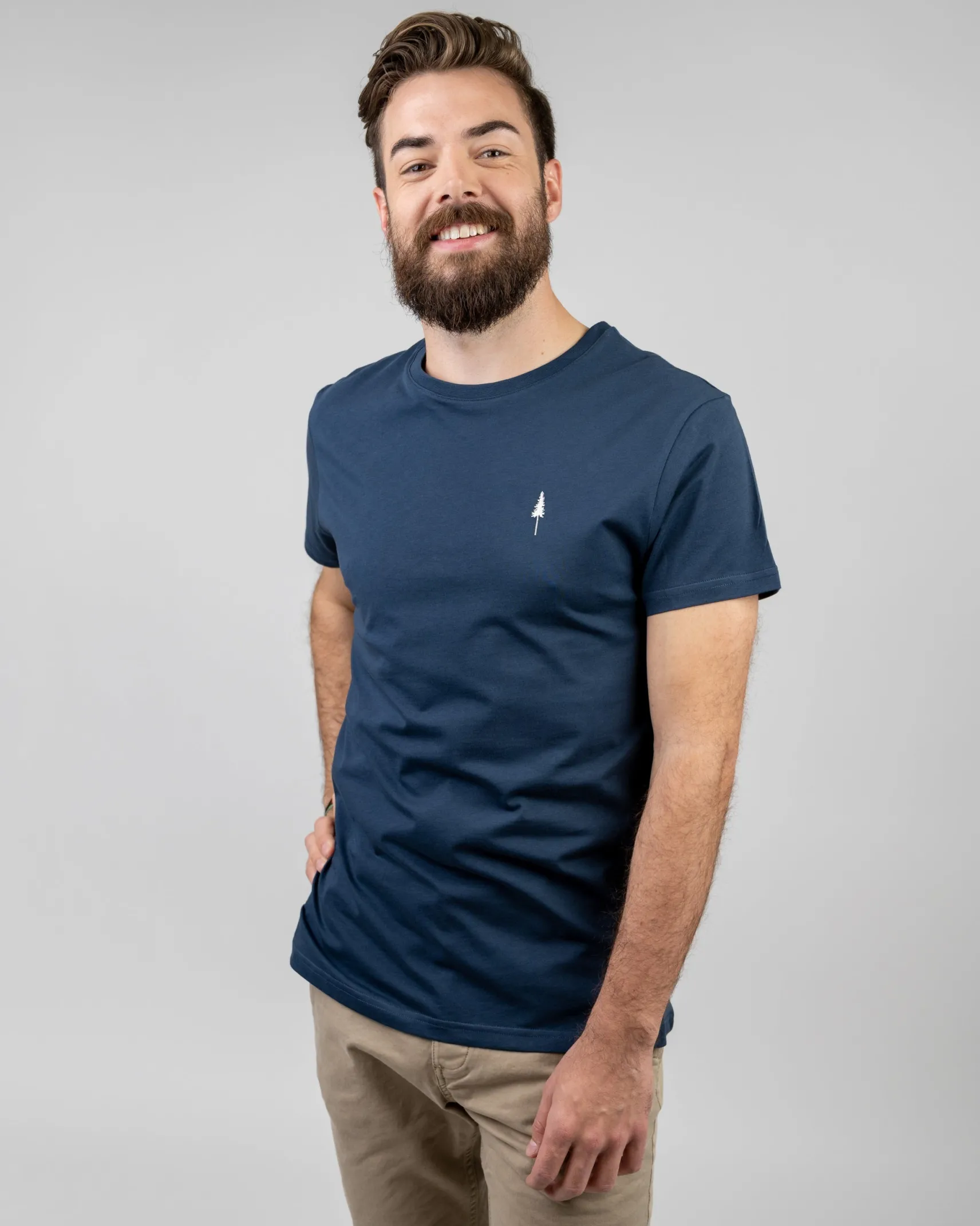 herren_tshirt_aus_biobaum_0-9.webp Herren T-Shirt aus Bio-Baumwolle Treeshirt Navy