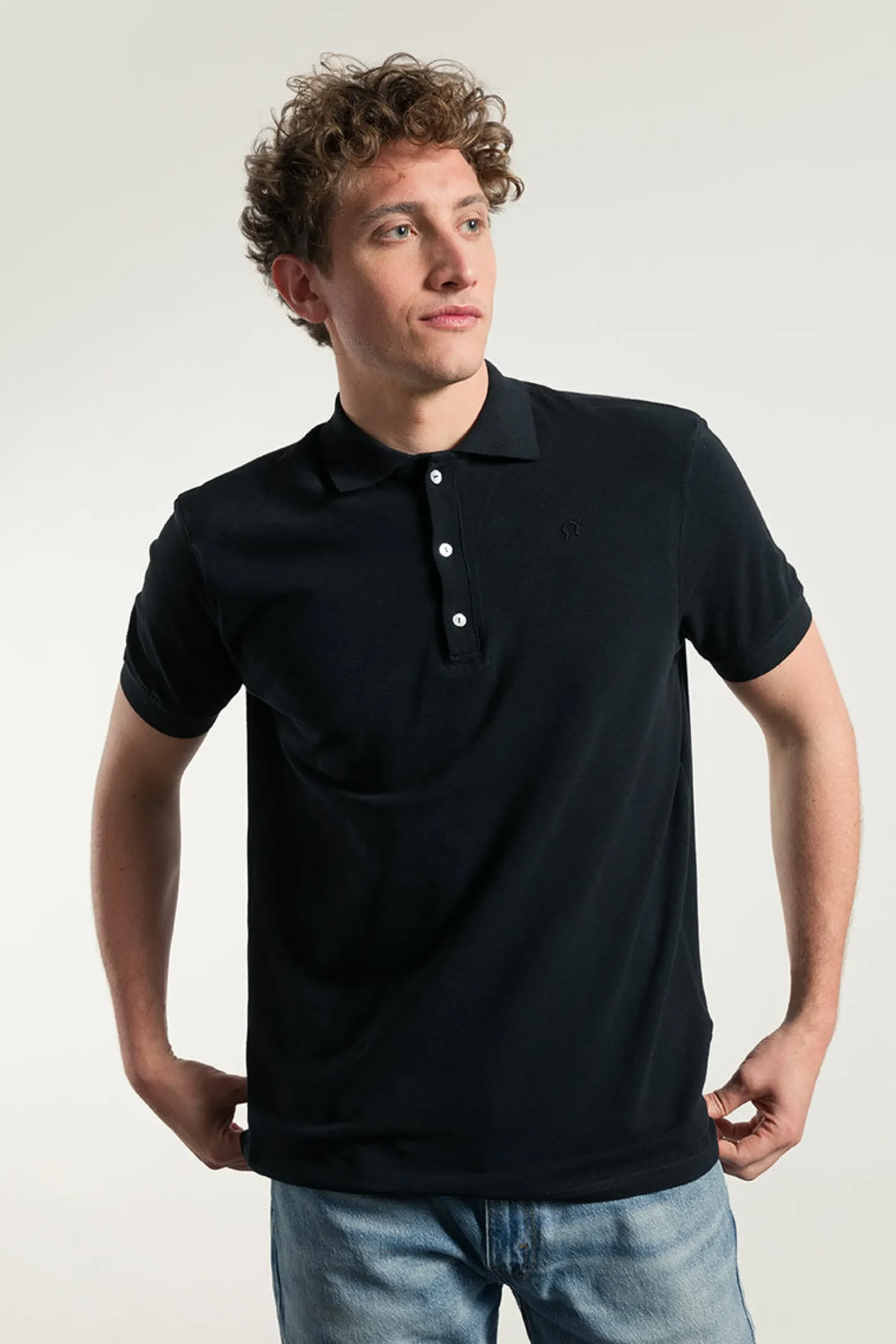 herrenpoloshirt_aus_bioba_0-2.webp Herren-Poloshirt aus Bio-Baumwolle Felice Schwarz