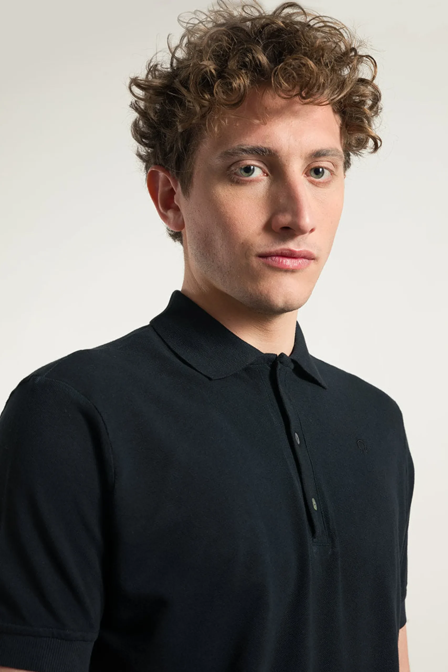 herrenpoloshirt_aus_bioba_2-2.webp Herren-Poloshirt aus Bio-Baumwolle Felice Schwarz