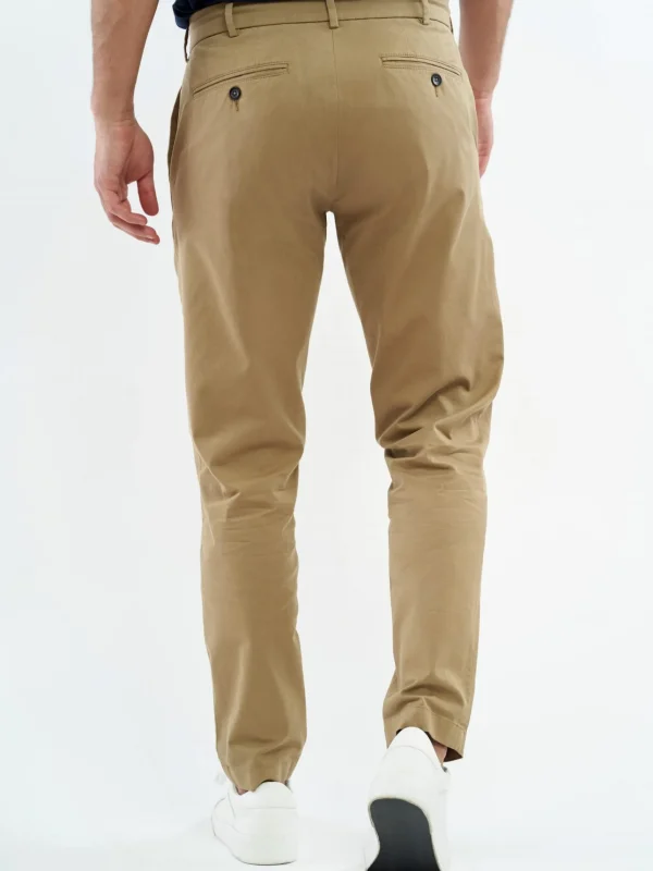 Kamelfarbene Chinohose