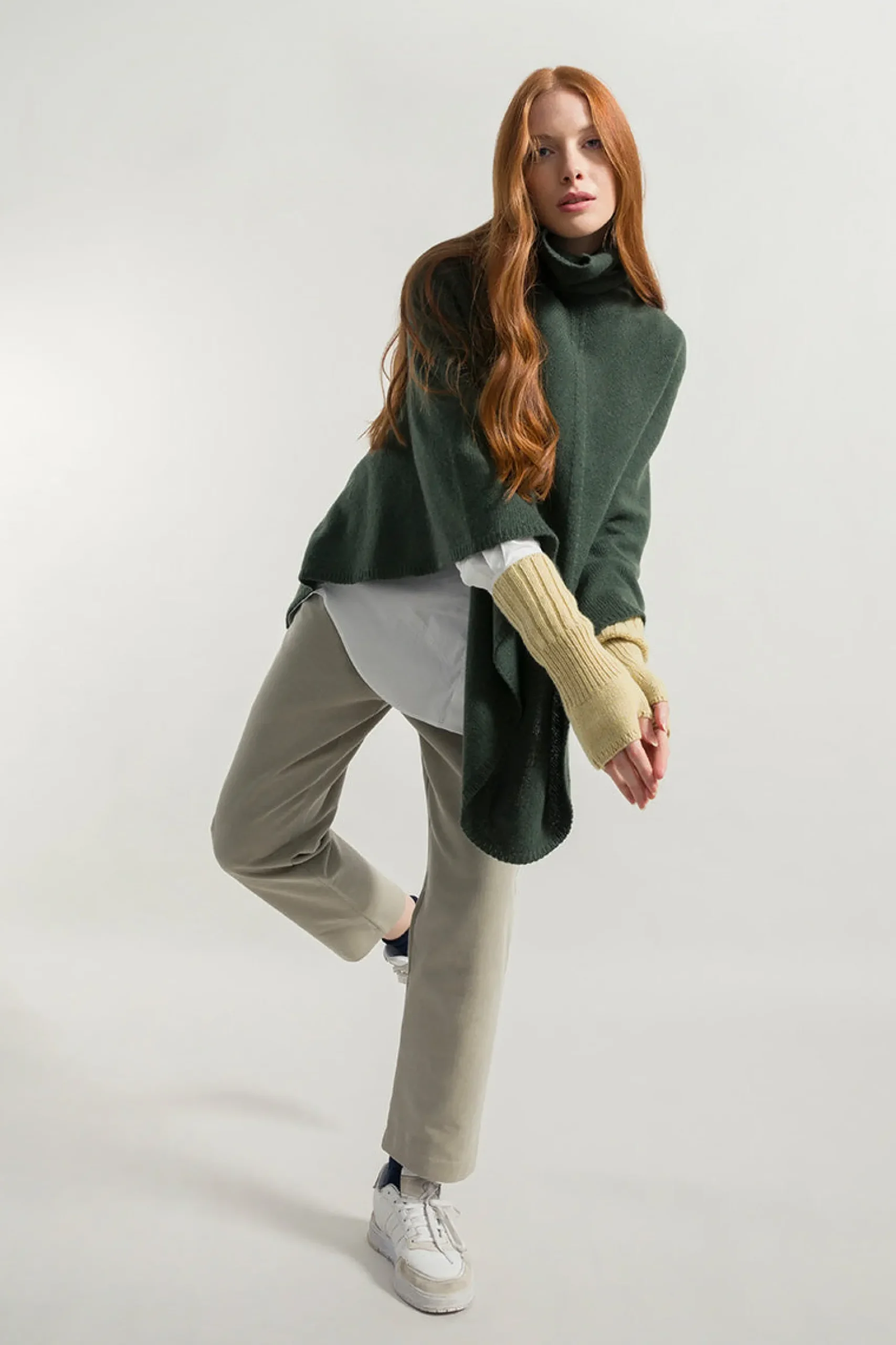 kaschmirponcho_elisabetta_3-3.webp Kaschmirponcho Elisabetta Green