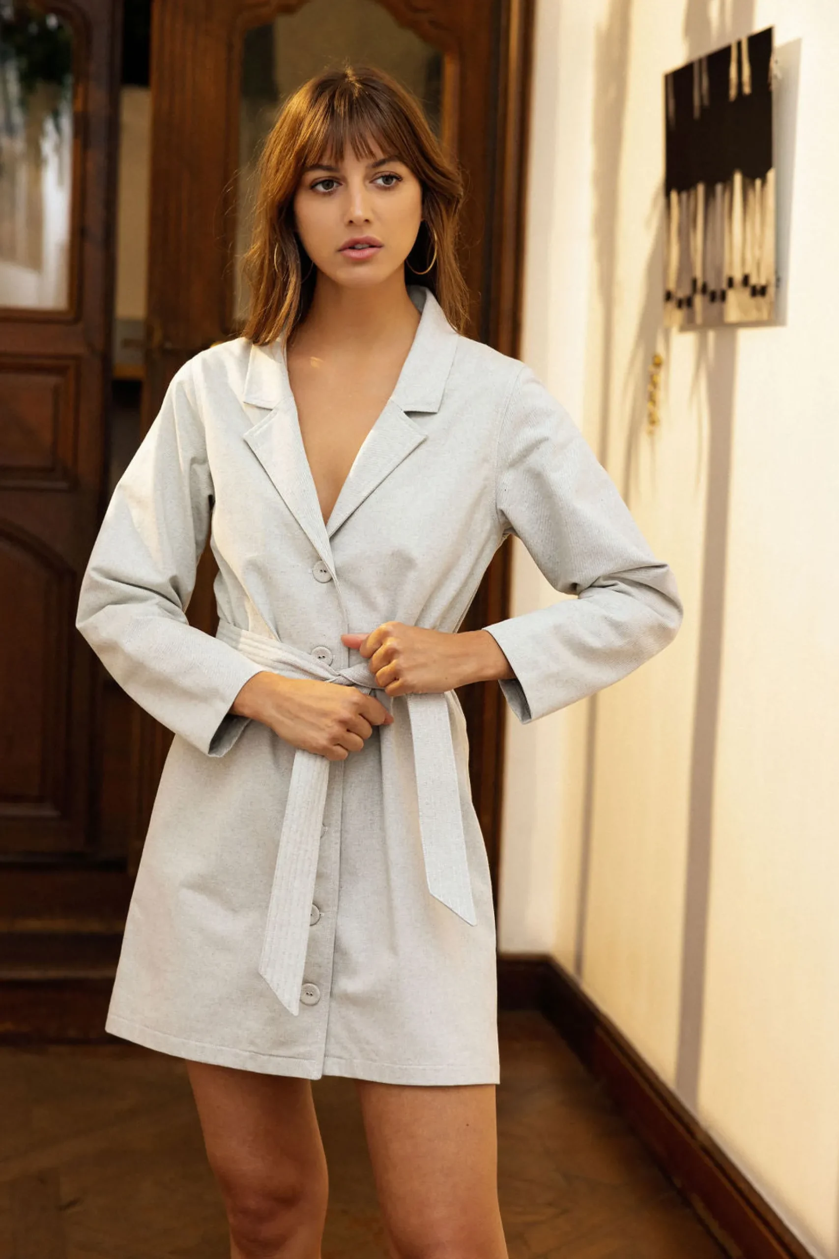 kurzes_blazer_kleid_pia_b_0.webp Kurzes Blazer Kleid Pia Beige