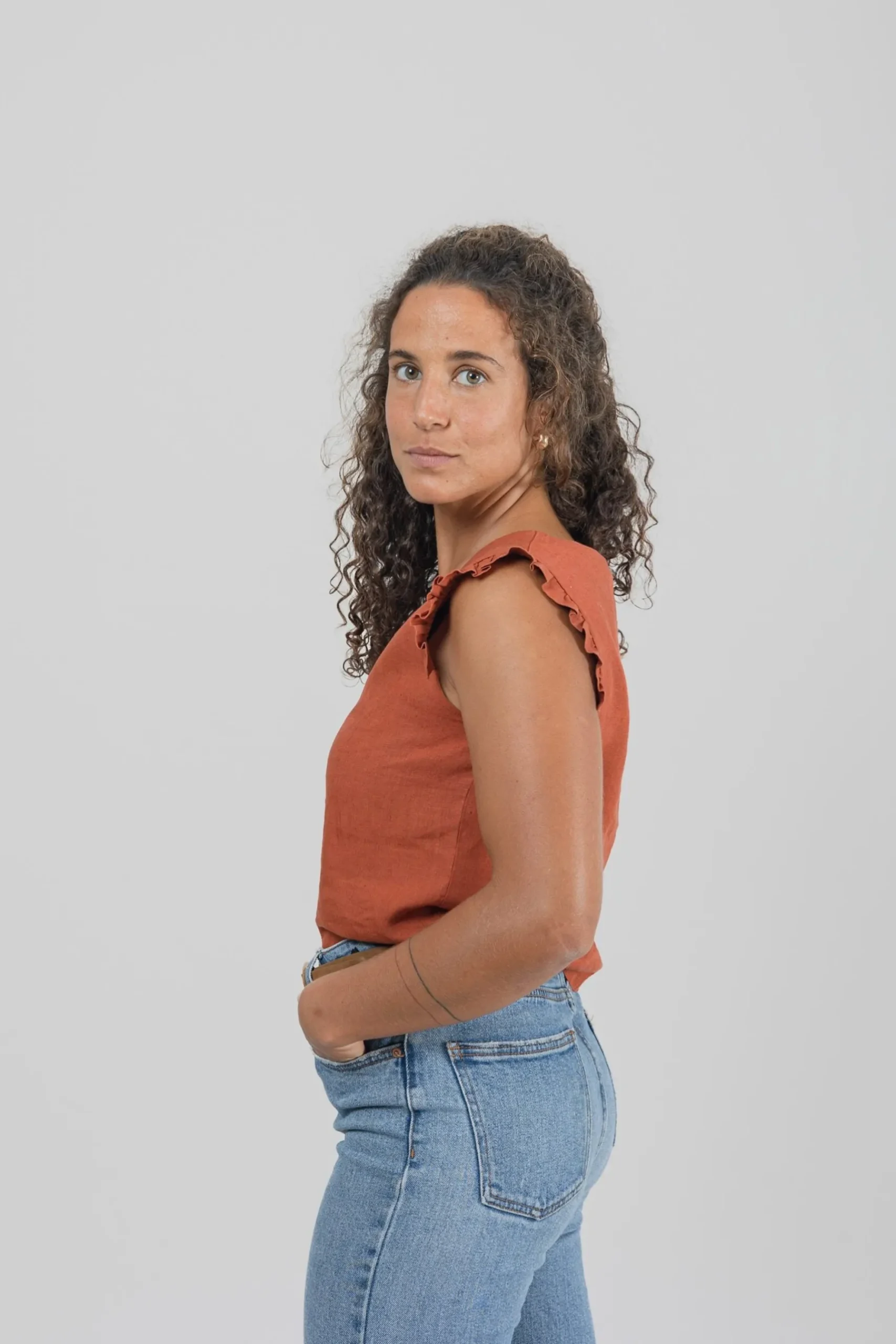 leinen_bluse_bella_ocker_1.webp Leinen Bluse Bella Ocker