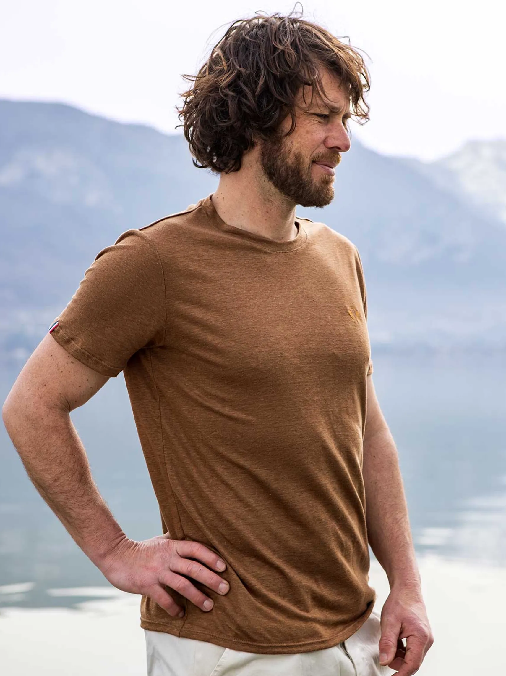 leinentshirt_lindispensab_0-1.webp Leinen-T-Shirt L'Indispensable Braun