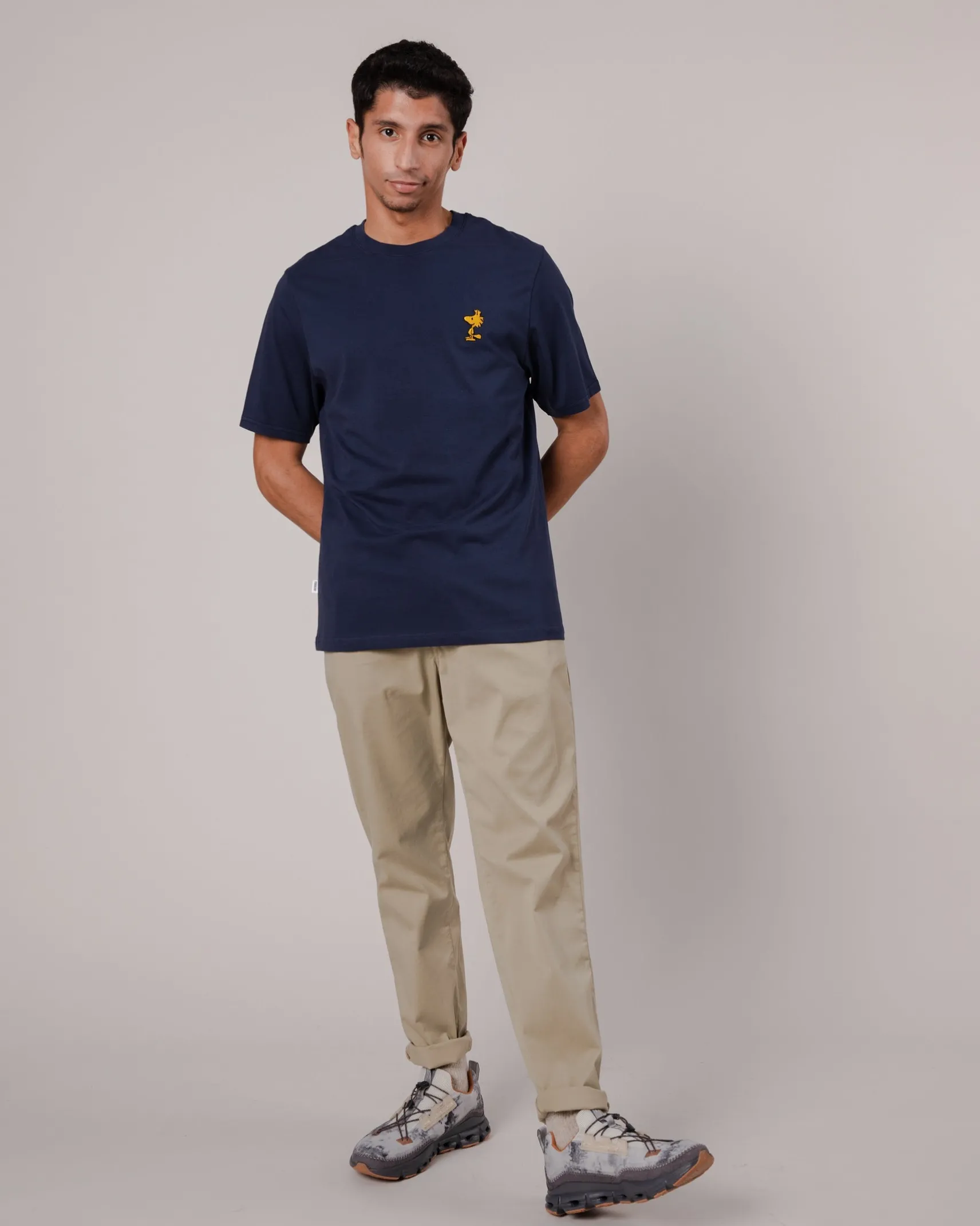 marineblaues_herrentshirt_3.webp Marineblaues Herren-T-Shirt Peanuts