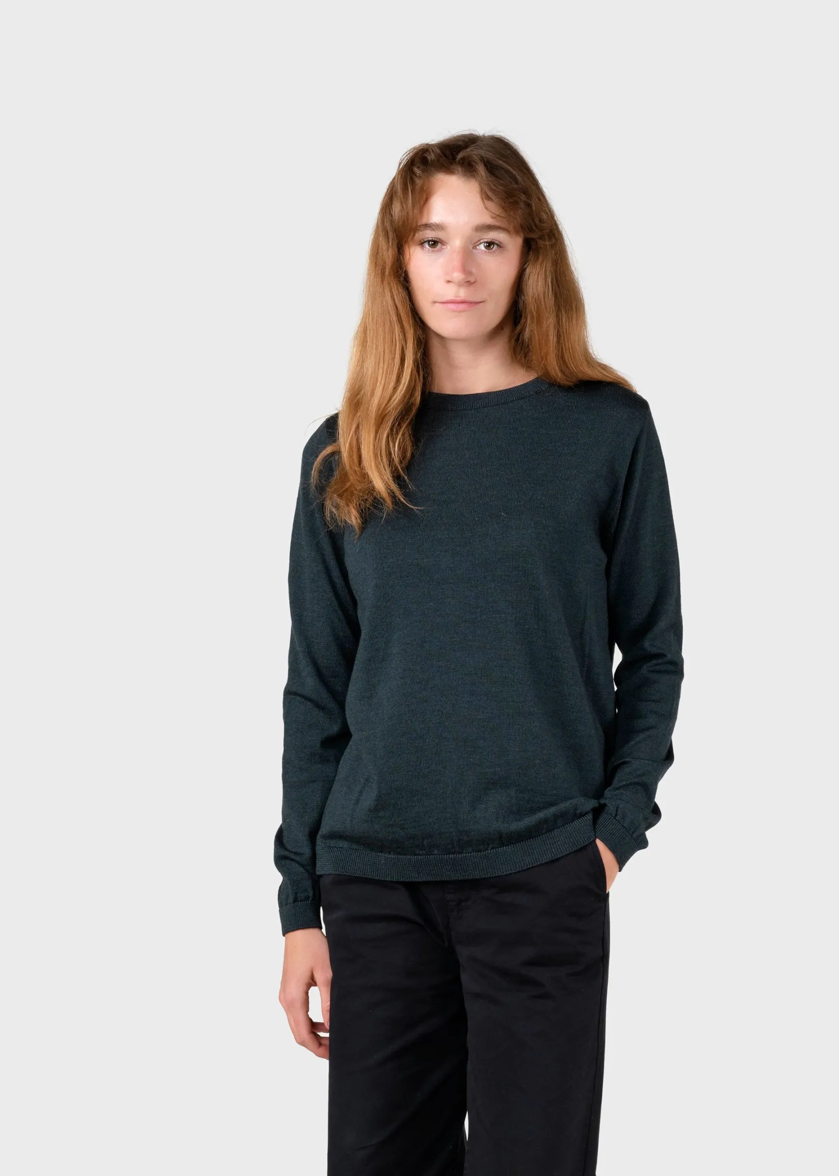 olivgrner_damenpullover_a_1.webp Olivgrüner Damenpullover aus feiner Merinowolle