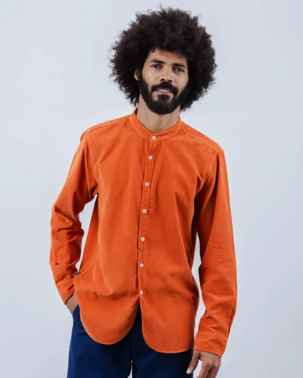 Orange Samthemd mit Stehkragen