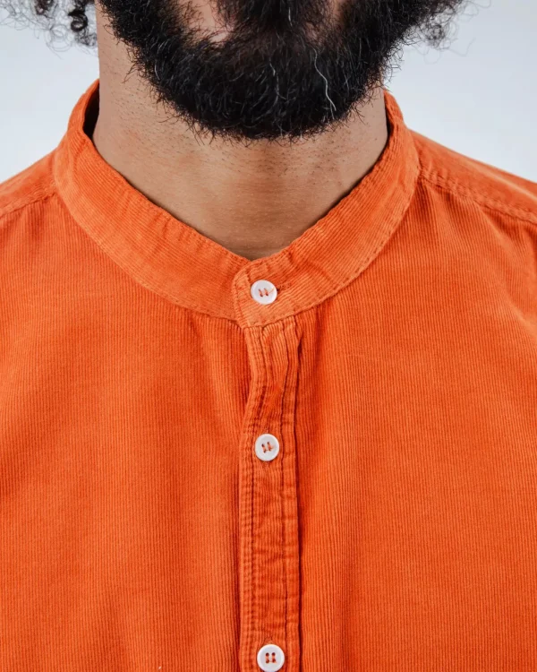 Orange Samthemd mit Stehkragen