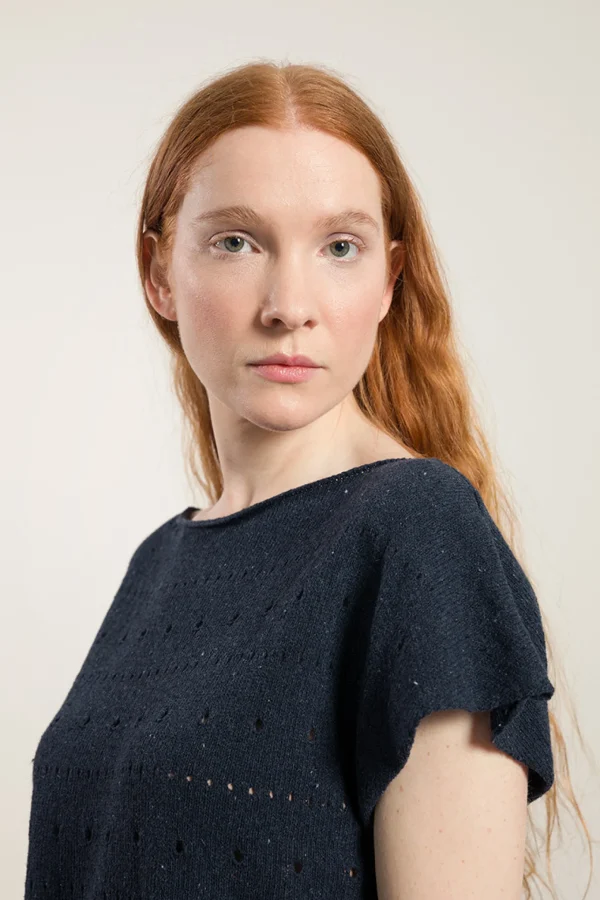 Perforiertes Damen Top aus recyceltem denim Dori Schwarz