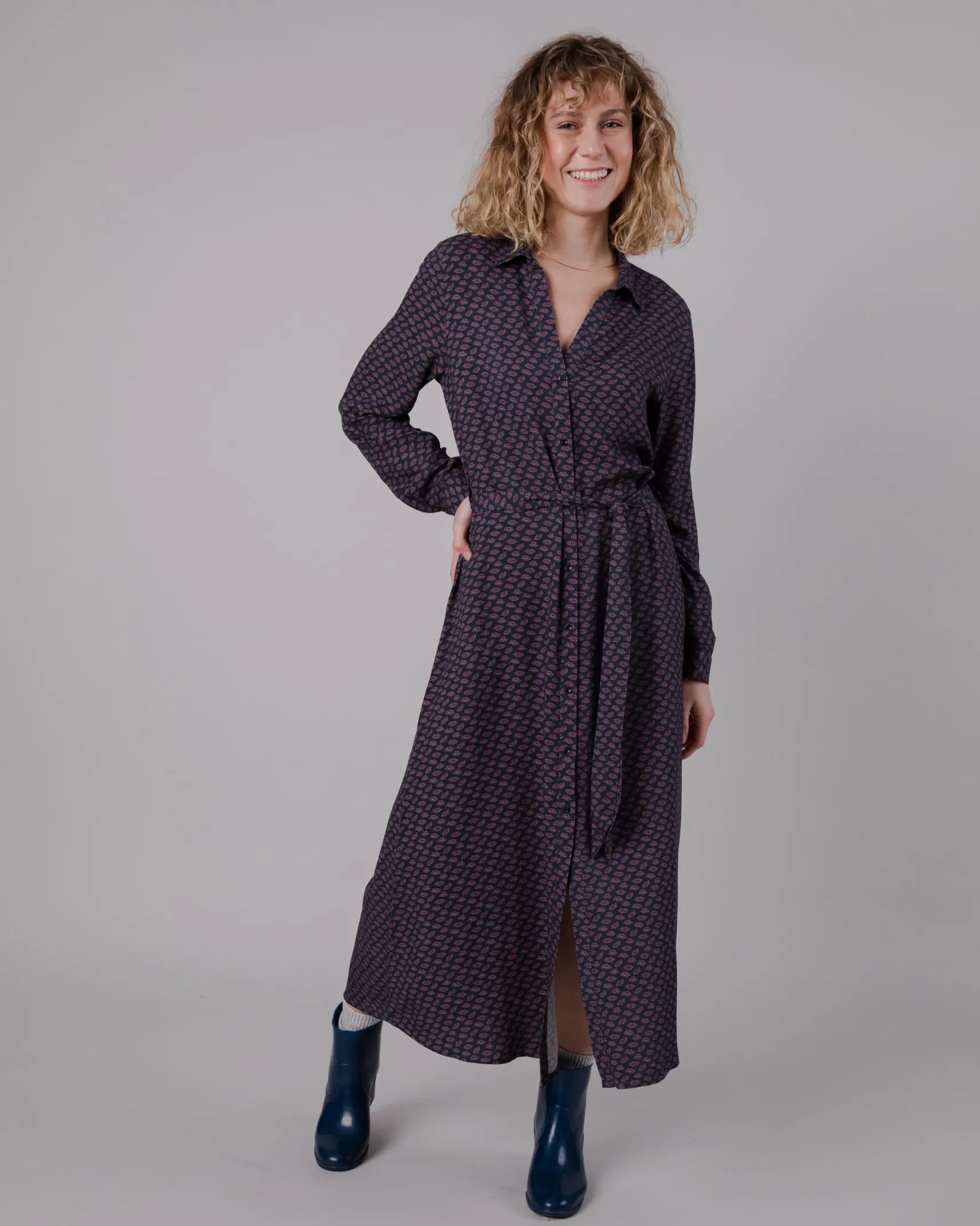 plum_lips_langes_kleid_mi_0.webp Plum Lips langes Kleid mit V-Ausschnitt