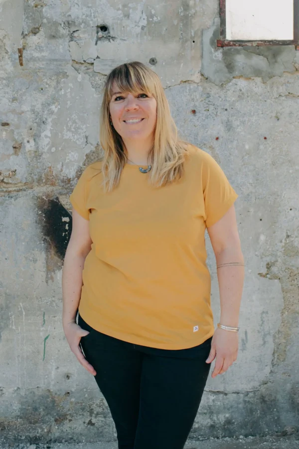 Recyceltes T-Shirt Mme Mésange Safran
