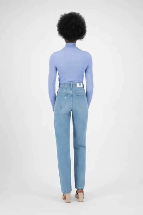 Reguläre entspannte Damenjeans in Pink Heavy Stone