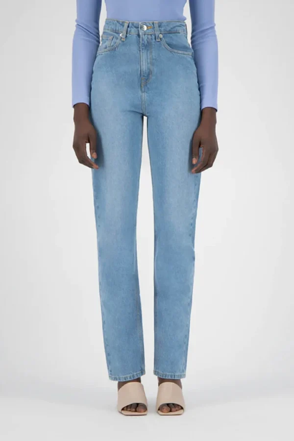 Reguläre entspannte Damenjeans in Pink Heavy Stone