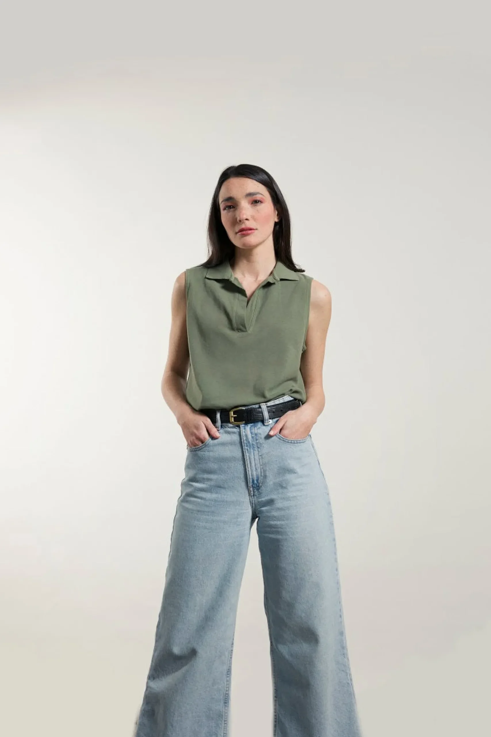rmelloses_poloshirt_helen_2.webp Ärmelloses Poloshirt Helen Grün