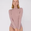Rollkragenoberteil aus puderrosa Tencel