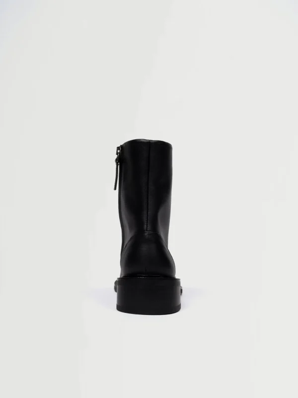 Schwarze vegane Stiefeletten