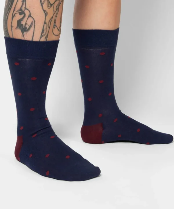 Sparse Red Dots Socken aus Bio-Baumwolle