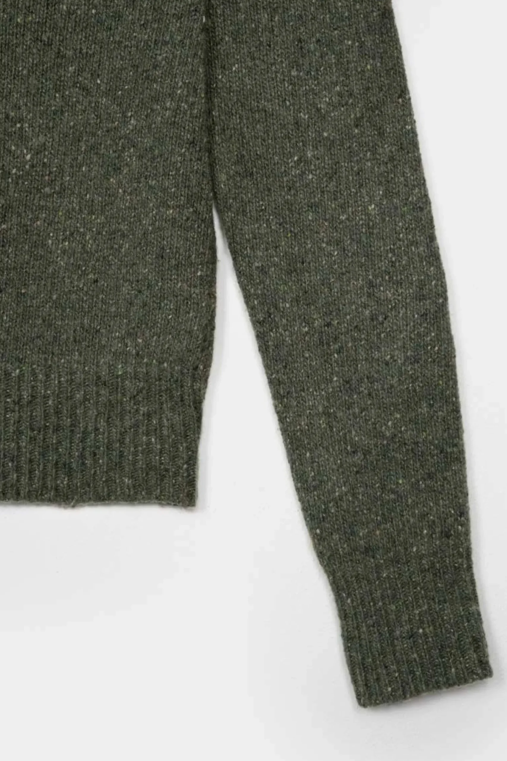 strickjacke_aus_recycelte_2.webp Strickjacke aus recyceltem Kaschmir Cecilia Khaki