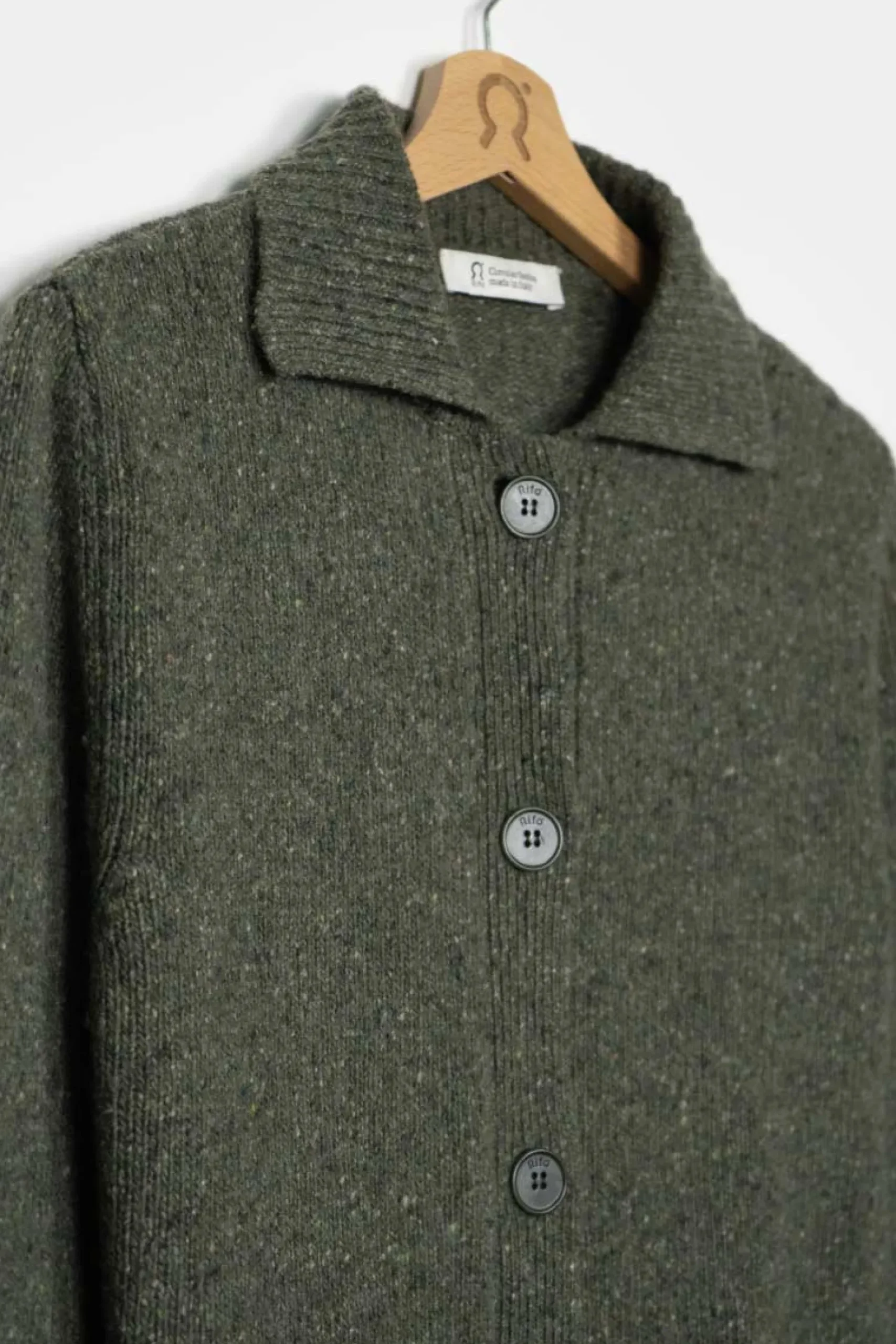 strickjacke_aus_recycelte_3.webp Strickjacke aus recyceltem Kaschmir Cecilia Khaki