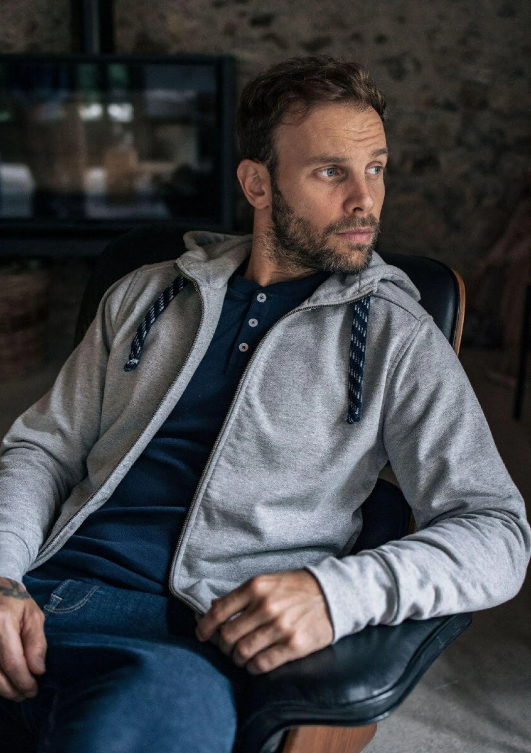 sweatshirt_mit_reissversc_1.webp Sweatshirt mit Reissverschluss Détente grau meliert