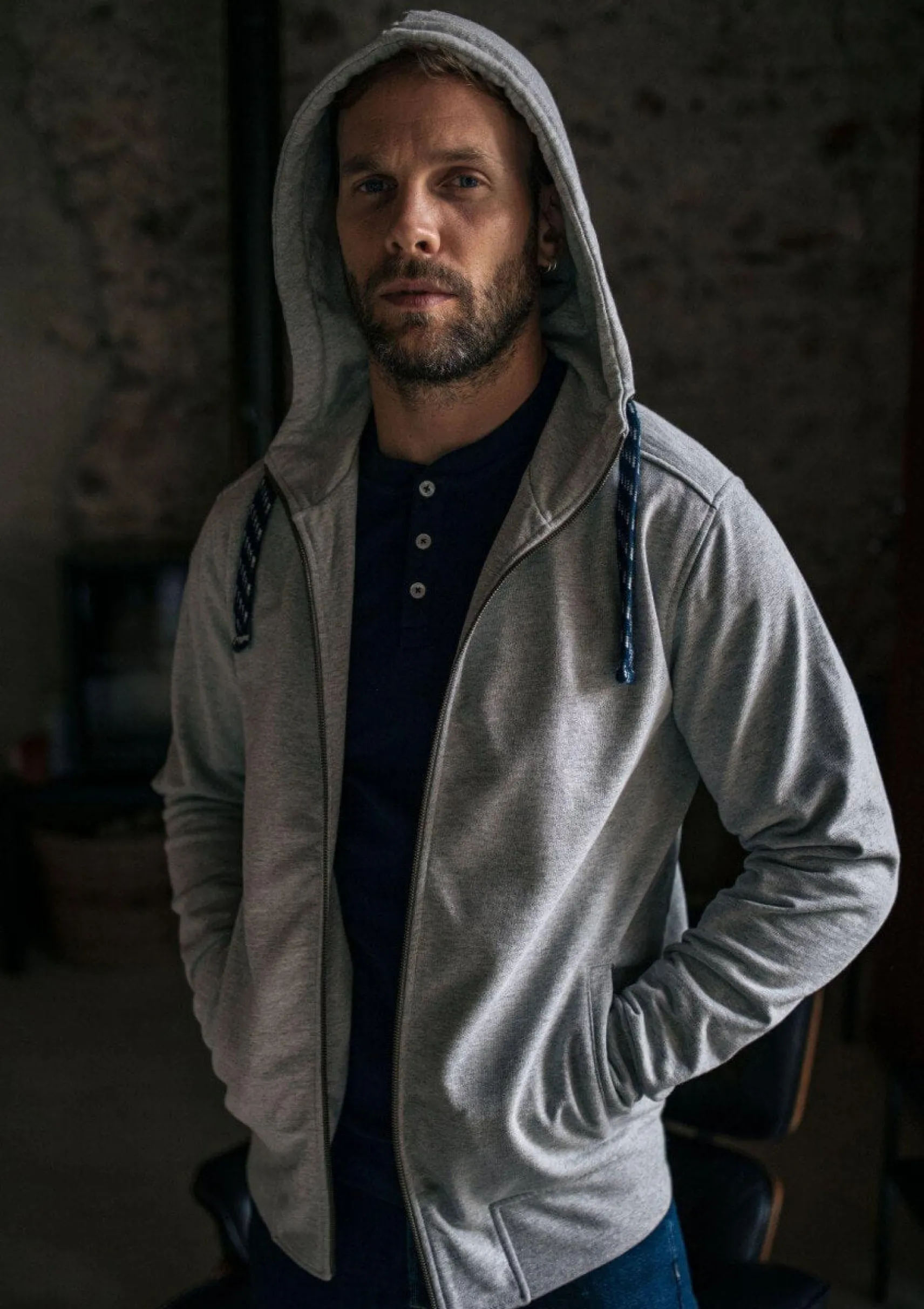 sweatshirt_mit_reissversc_2.webp Sweatshirt mit Reissverschluss Détente grau meliert