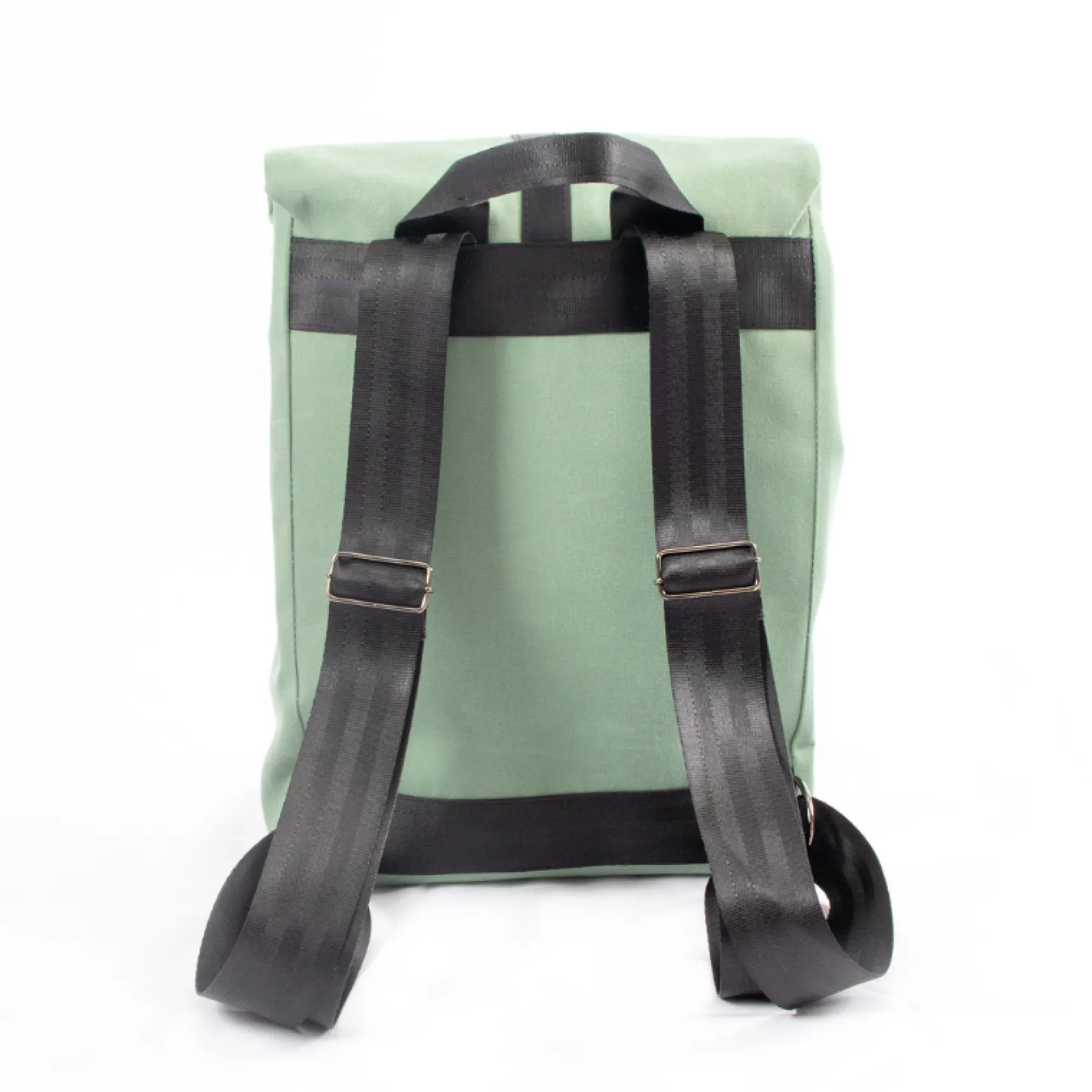 upcycled_urbaner_rucksack_3.webp Upcycled Urbaner Rucksack - Grün