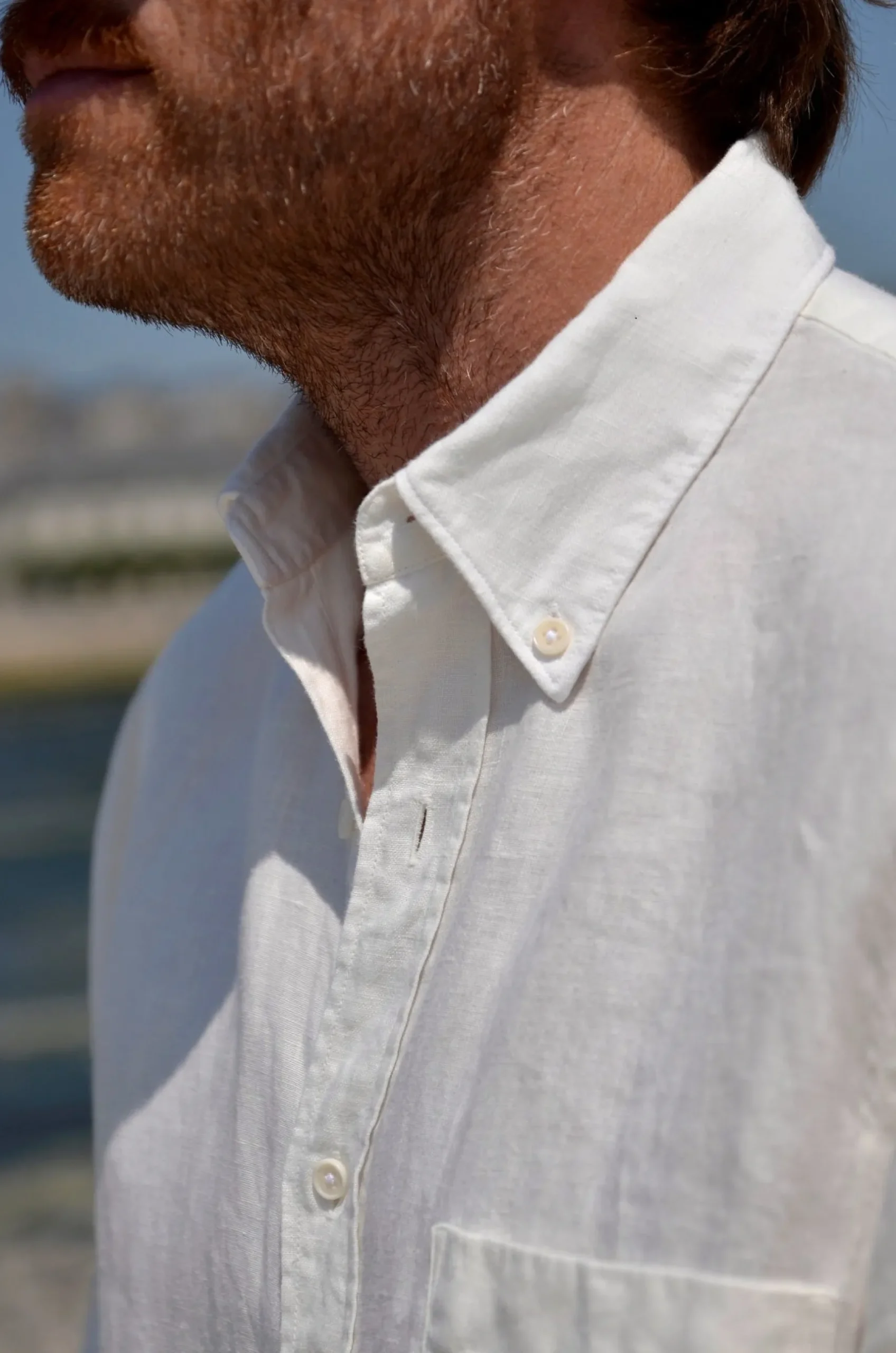 weies_herrenoxfordhemd_au_1.webp Weißes Herren-Oxford-Hemd aus Leinen