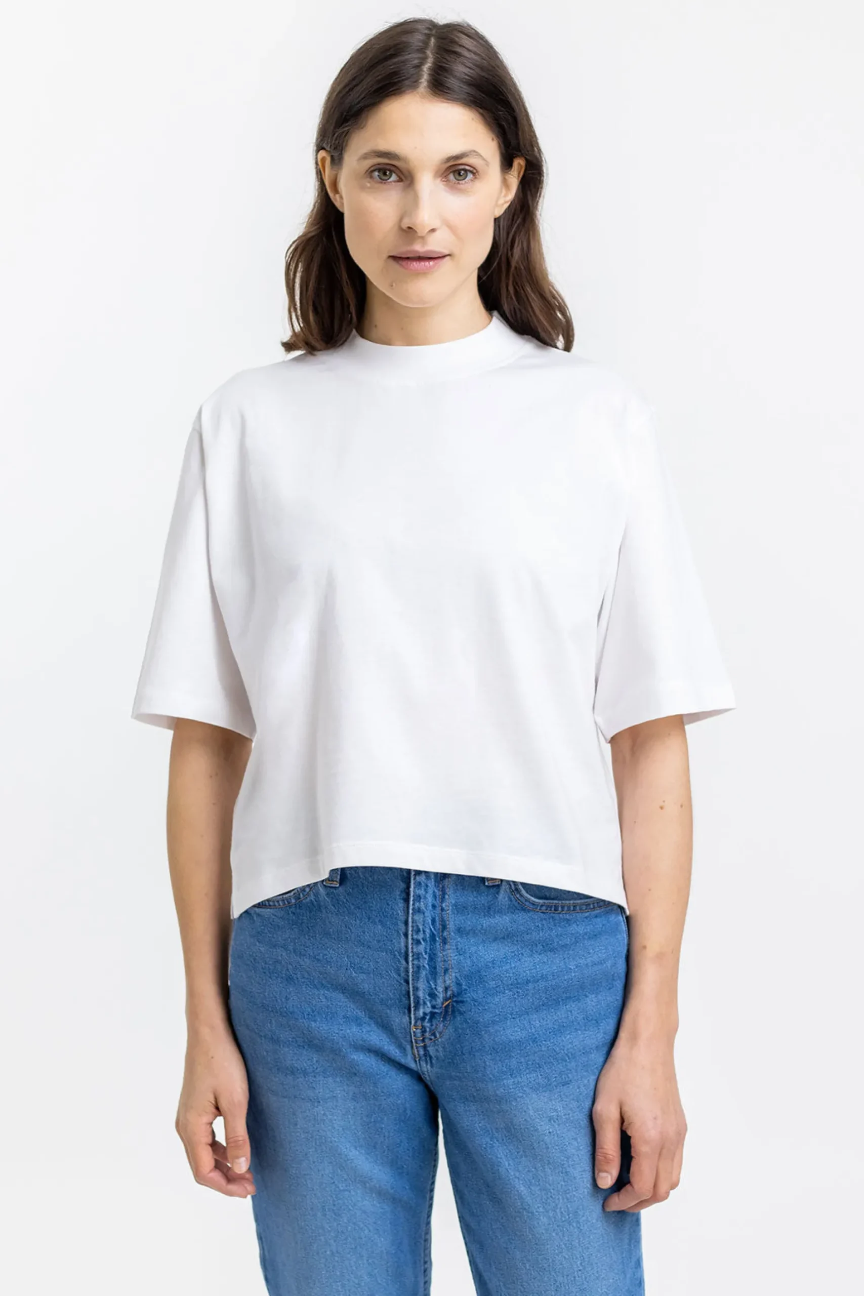 weisses_cropped_tshirt_0.webp Weisses Cropped T-Shirt