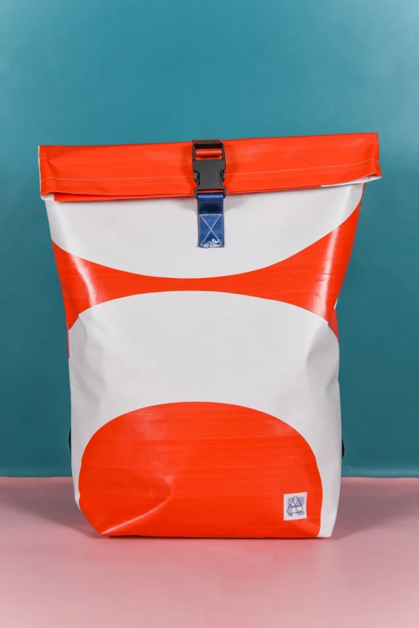 Orangefarbener Rucksack