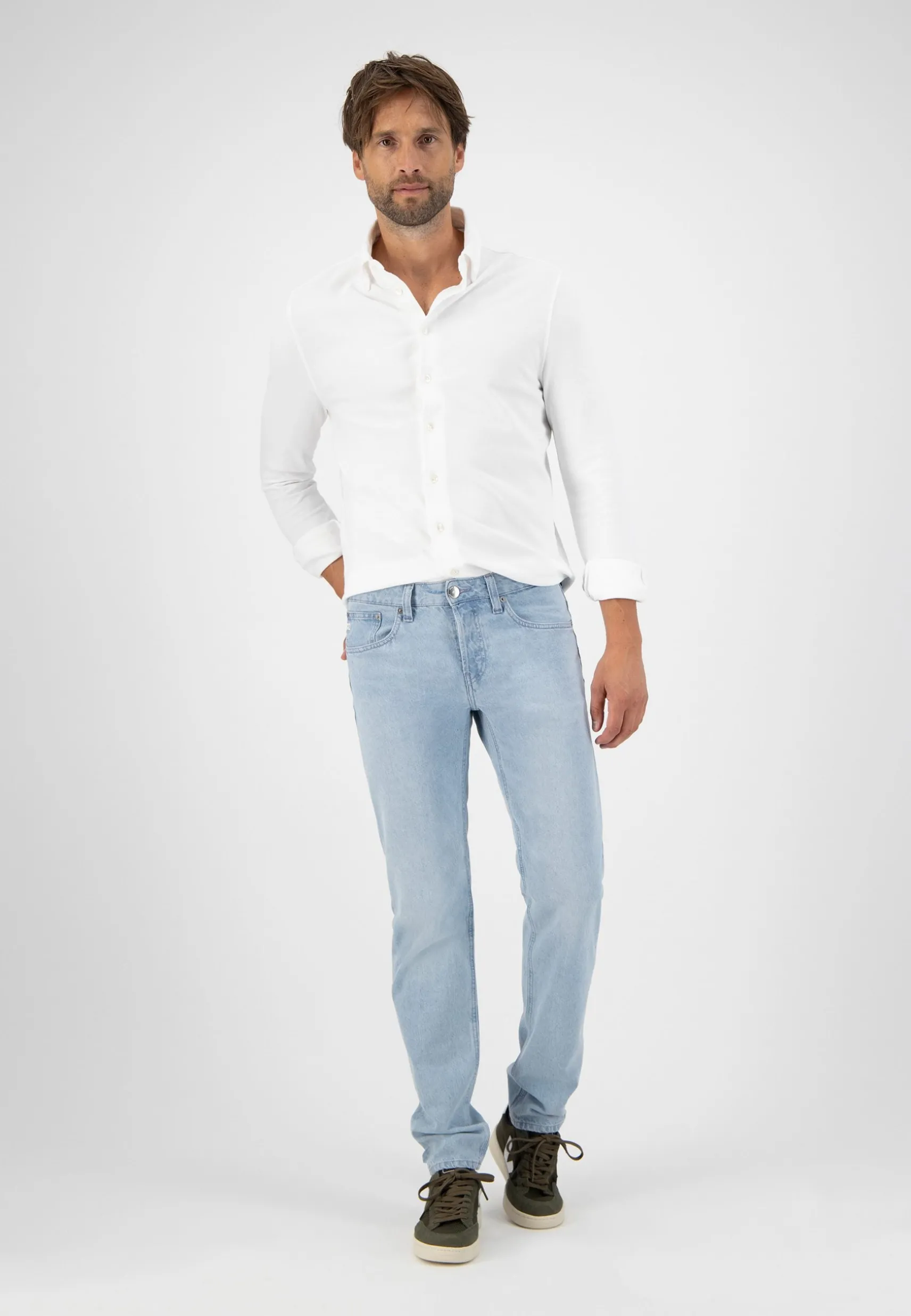 regular_tapered_jeans_dun_0.webp Regular Tapered Jeans Dunn Sun Stone