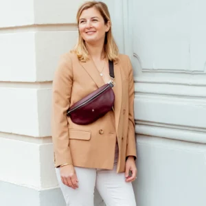 Upcycelt Gürteltasche Bordeaux
